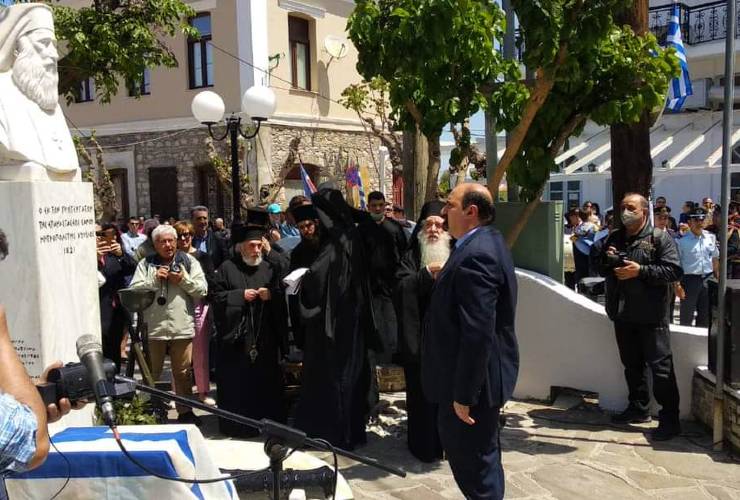 Ο Υφυπουργός στον Πρωθυπουργό Χρήστος Τριαντόπουλος στις εορταστικές εκδηλώσεις για την επέτειο της Σαμιακής Επανάστασης