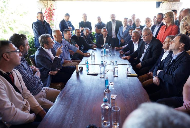 Περιοδεία Πρωθυπουργού Κυριάκου Μητσοτάκη στη Μαγνησία, συνοδεία του Υφυπουργού στον Πρωθυπουργό Χρήστου Τριαντόπουλου