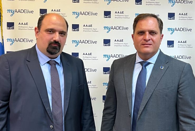 Ο Υφυπουργός στον Πρωθυπουργό κ. Χρήστος Τριαντόπουλος με τον Διοικητή της ΑΑΔΕ κ. Γιώργο Πιτσιλή