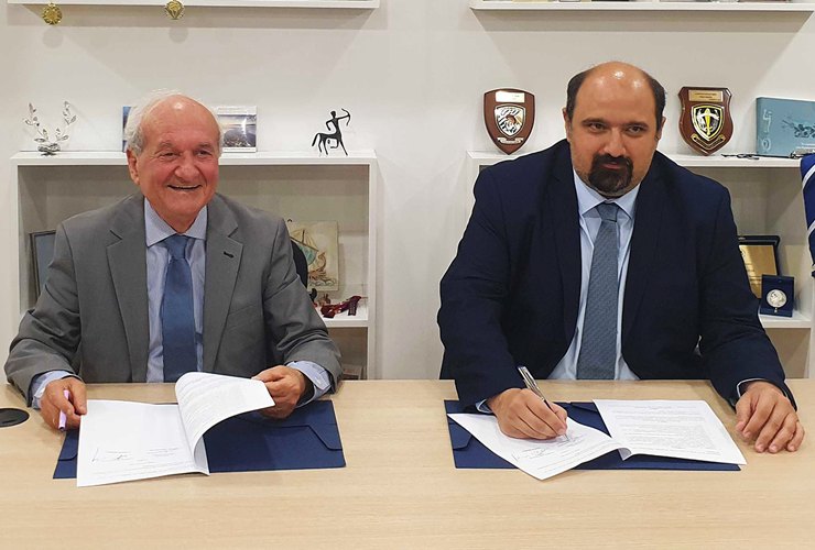 Υπογραφή μνημονίου συνεργασίας μεταξύ Χρήστου Τριαντόπουλου και Διονύση Νικολάου