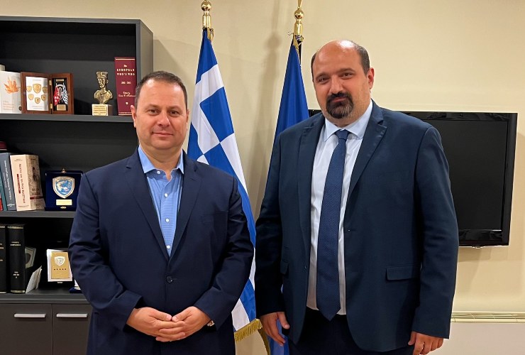 Ο Υφυπουργός στον Πρωθυπουργό κ. Χρήστος Τριαντόπουλος και ο εντεταλμένος Σύμβουλος του ΤΑΙΠΕΔ κ. Παναγιώτης Σταμπουλίδης